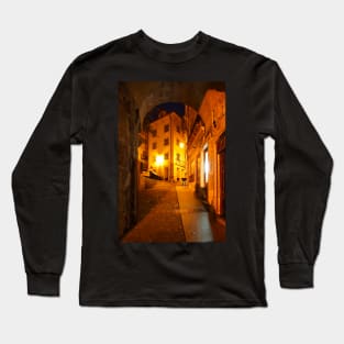 Arco de Almedina, old town, Coimbra, Portugal Long Sleeve T-Shirt
